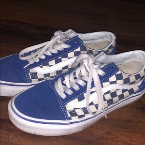 » old school low top checkered vans «